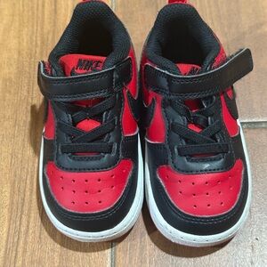 Nike Kids Black and Red Sneakers